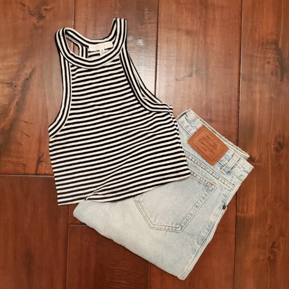 UO Crop